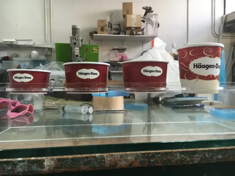 Vitrina de metacrilato para mostradores y expositores de tiendas