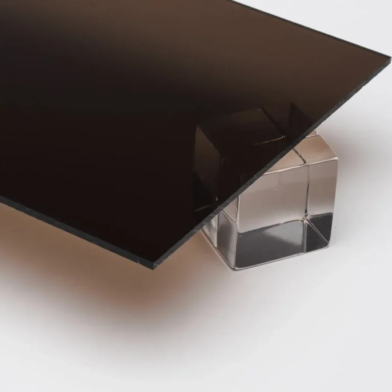 Planchas de metacrilato en calidad superior y tono ahumado