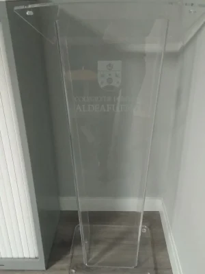 Atril de metacrilato transparente