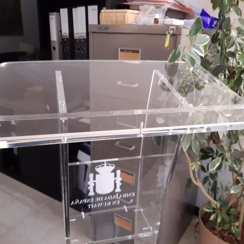 Atril de metacrilato transparente para congresos