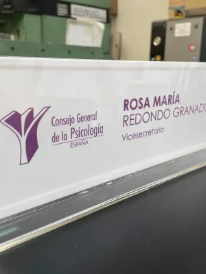 Displays portahojas de metacrilato en Madrid