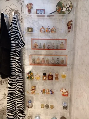 Estantería personalizada en metacrilato transparente