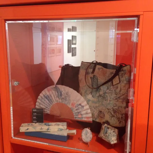 Expositores de plástico en Madrid - Metacrilatos Madrid