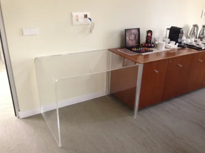 Mesa auxiliar personalizada a medida en metacrilato