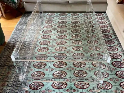 Mesa de centro en metacrilato transparente