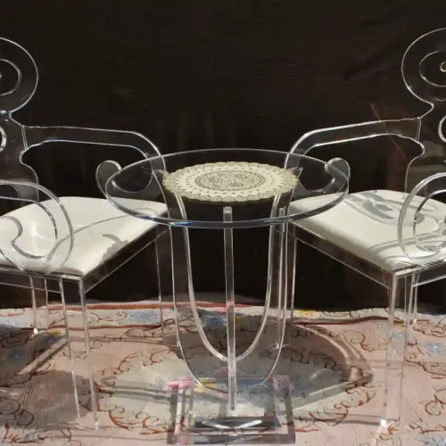 Mesas y sillas en metacrilato a medida para el hogar