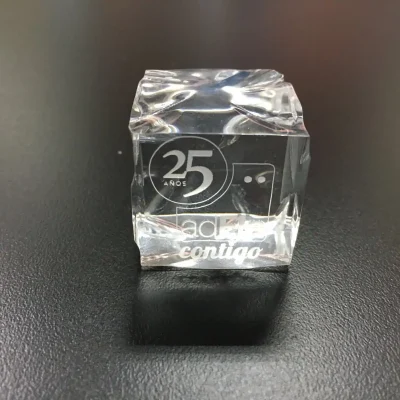 Obsequios y regalos corporativos en metacrilato para empresas