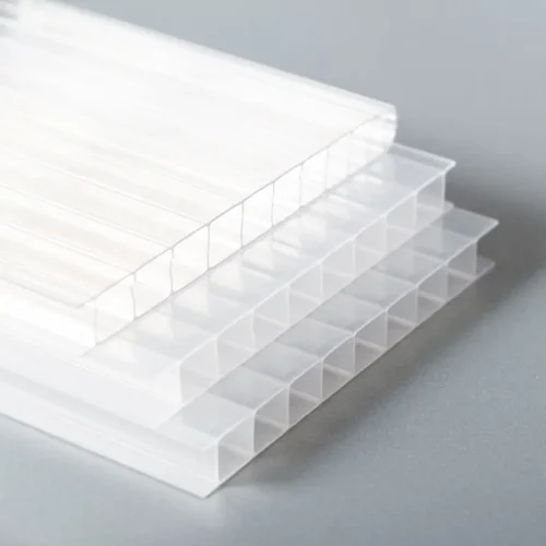 Panel de policarbonato celular uno de los materiales plásticos no férreos