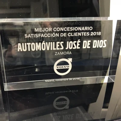 Trofeos, premios y regalos corporativos en metacrilato