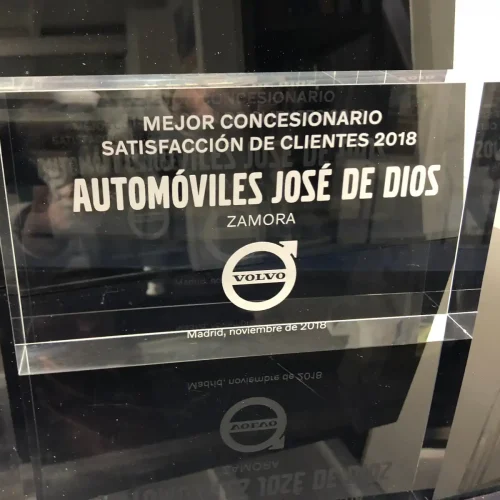 Trofeos, premios y regalos corporativos en metacrilato