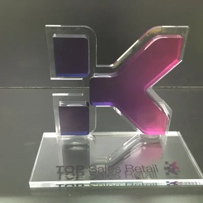 Trofeos y premios de metacrilato en Madrid