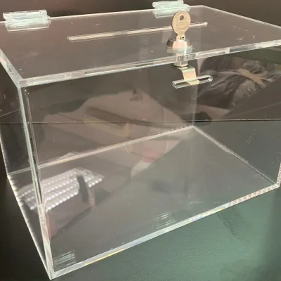 Urna de metacrilato a medida para votaciones y sorteos