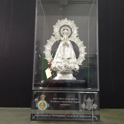 Vitrina de metacrilato para mesas y estanterías del hogar