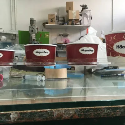 Vitrina de metacrilato para mostradores y expositores de tiendas